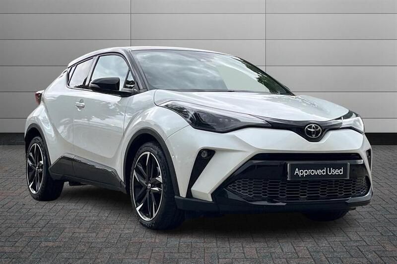 Platinum white Used 2023 Toyota C-HR Sport SUV | £23,295 (Fair price) - Image 1/4