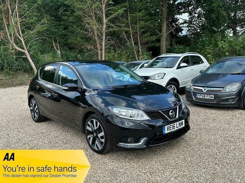 Black Used 2016 Nissan Pulsar N-Connecta Hatchback | £3,795 (Good price) - Image 1/4