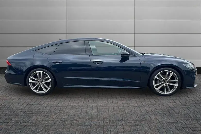 Usado Audi A7 Black Edition 204 HP (150 kW) 2022 Azul Sedan