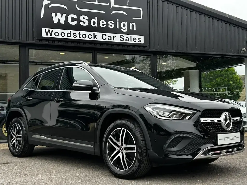 Used Mercedes GLA200 Executive 163 HP (119 kW) 2022 Black SUV