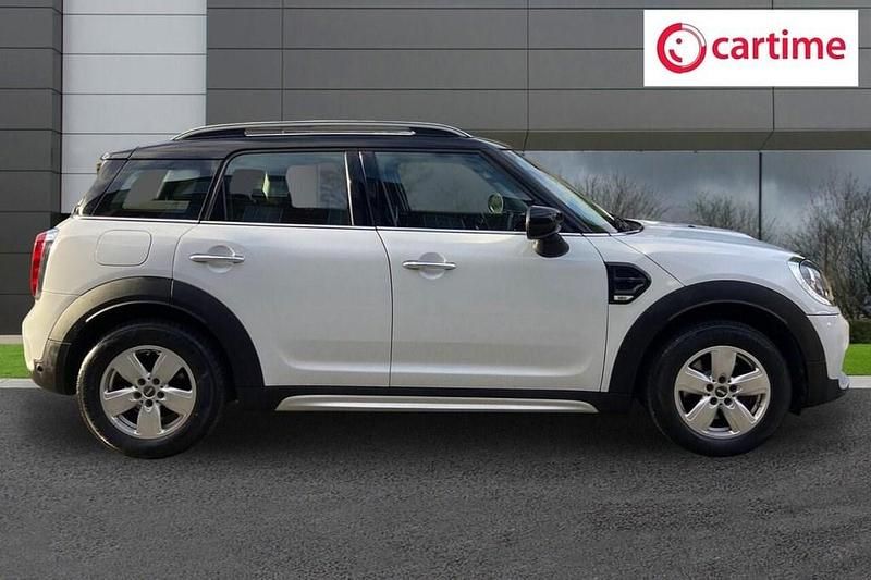 Begagnad Mini Cooper Classic 136 HK (100 kW) 2019 Vit Halvkombi