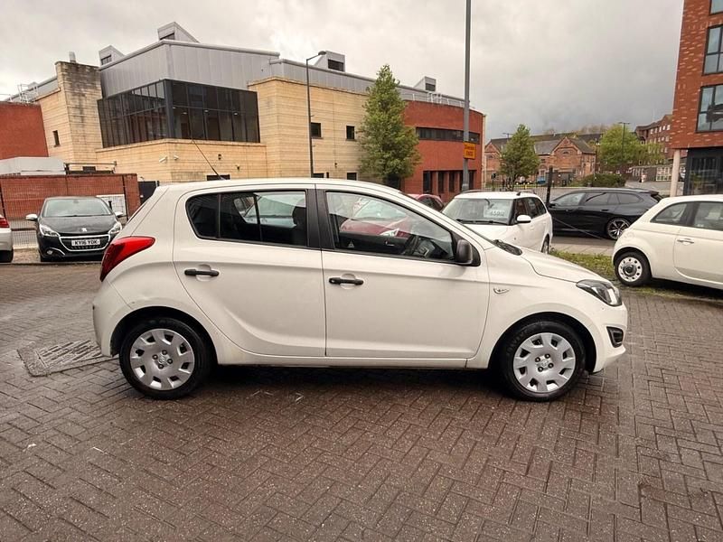 Used Hyundai i20 Classic 2014 White Hatchback