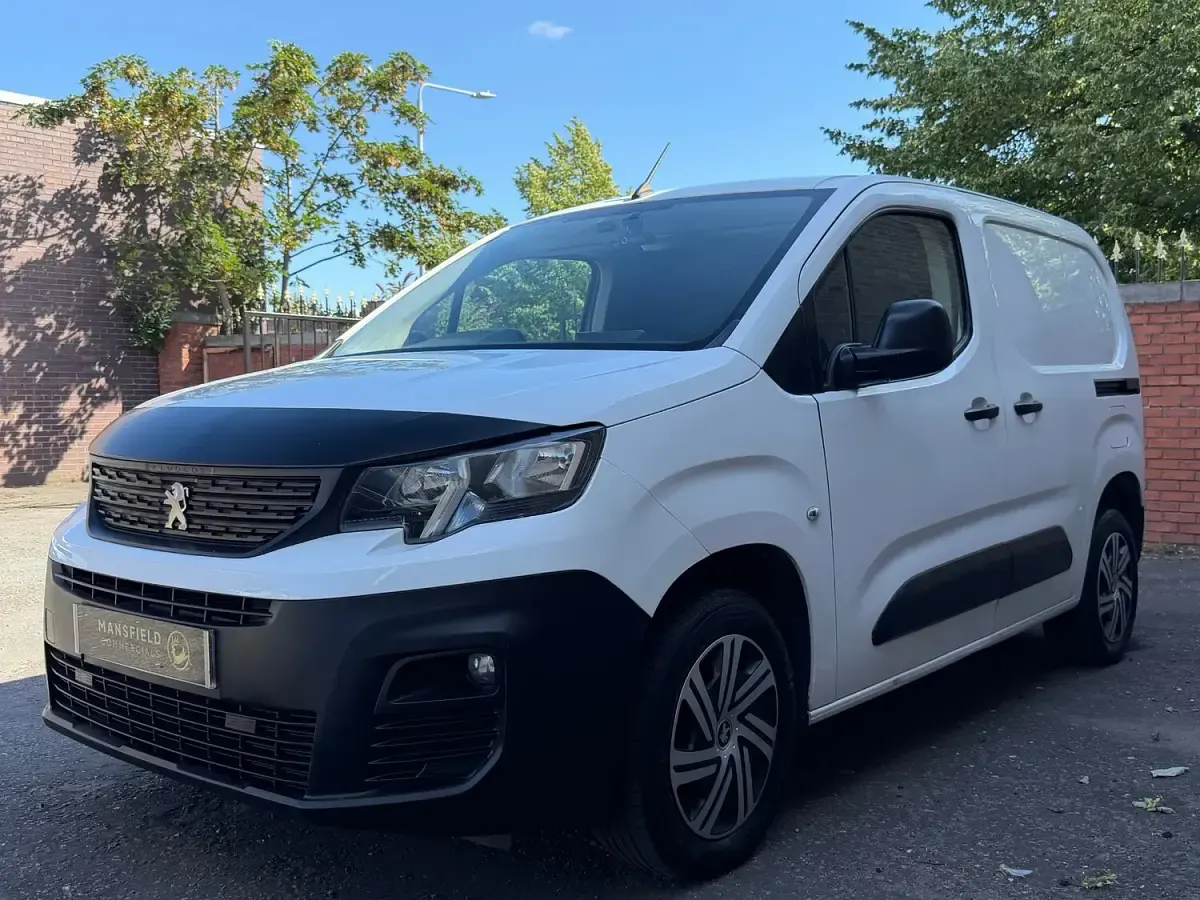Used Peugeot Partner 2021 White MPV