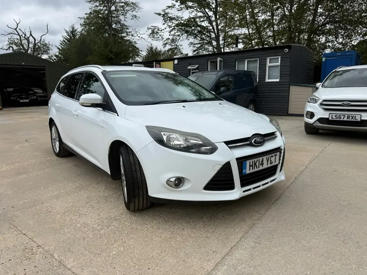 Used Ford Focus Zetec 2014 White Estate