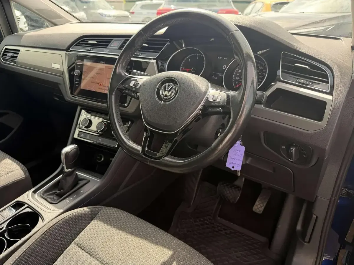 Used VW Touran Family 115 HP (84 kW) 2018 Blue MPV