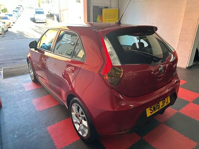 Used MG MG3 106 HP (77 kW) 2018 Red Hatchback