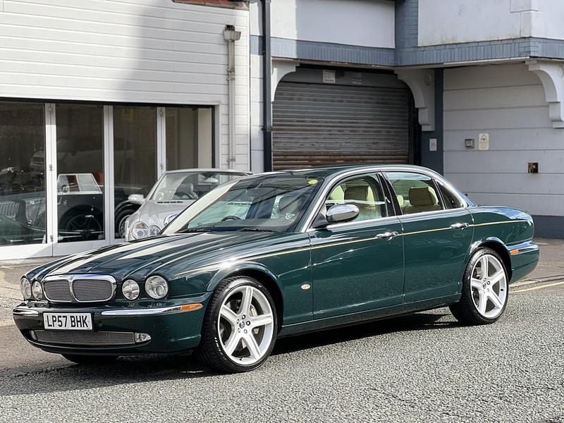 Used Jaguar XJ 400 HP (294 kW) 2007 Green Sedan