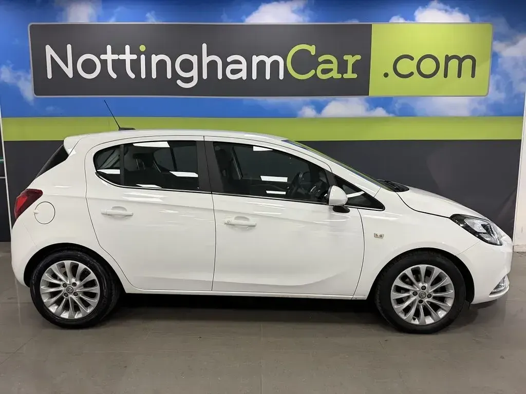 Used Vauxhall Corsa 90 HP (66 kW) 2018 White Hatchback