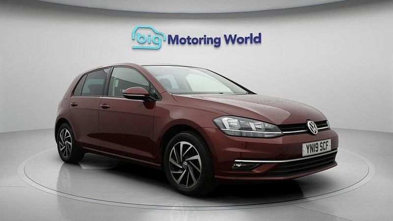 Used VW Golf VII Match 115 HP (84 kW) 2019 Red Hatchback