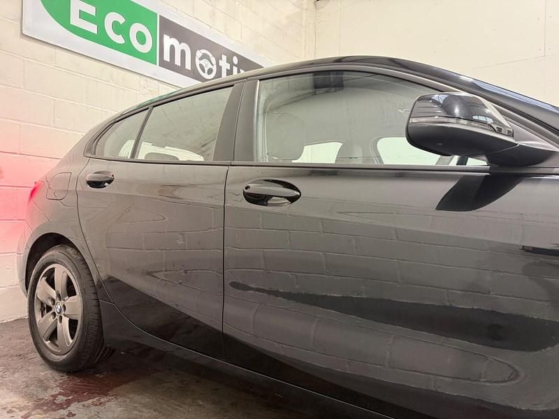 Used BMW 118 Comfort Edition 2019 Black Hatchback
