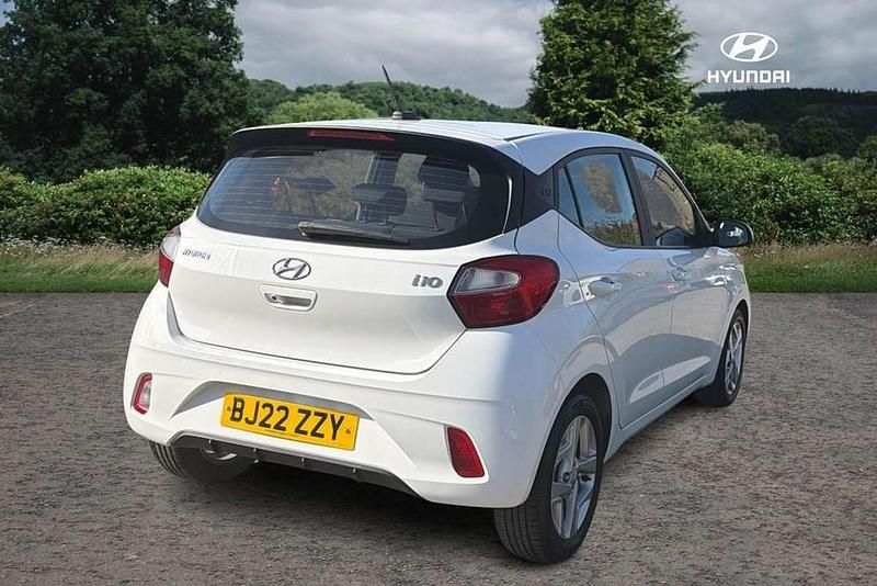 Used Hyundai i10 SE 65 HP (47 kW) 2022 White Hatchback