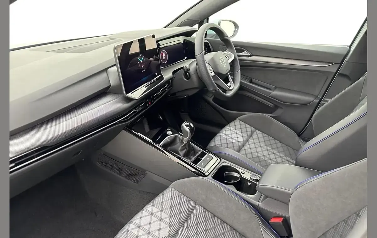 Used VW Golf VIII R-line 150 HP (110 kW) 2025 Blue Hatchback