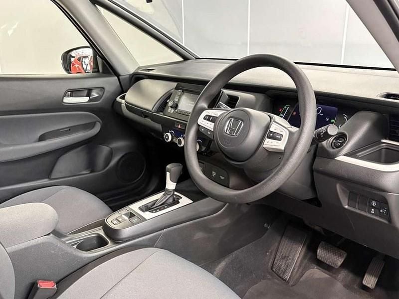 Used Honda Jazz Hybrid 107 HP (78 kW) 2023 White Hatchback