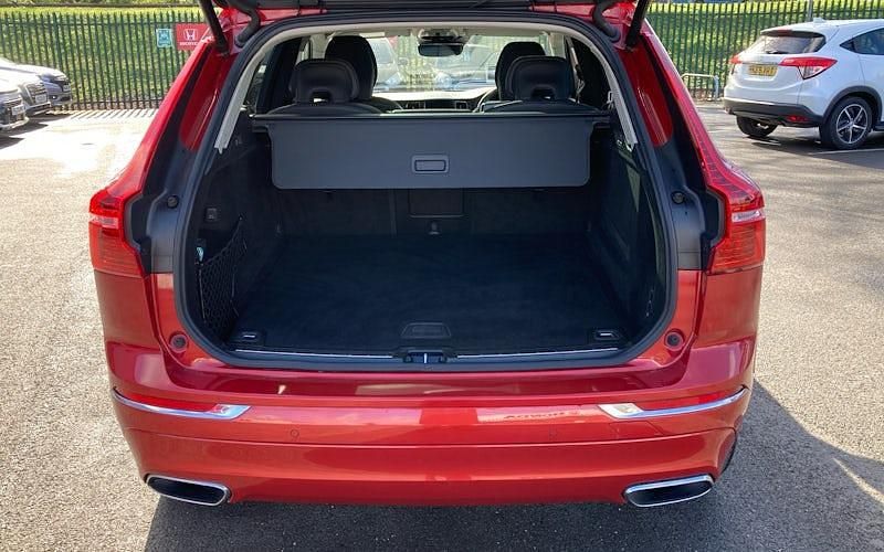 Used Volvo XC60 Inscription 235 HP (172 kW) 2021 SUV