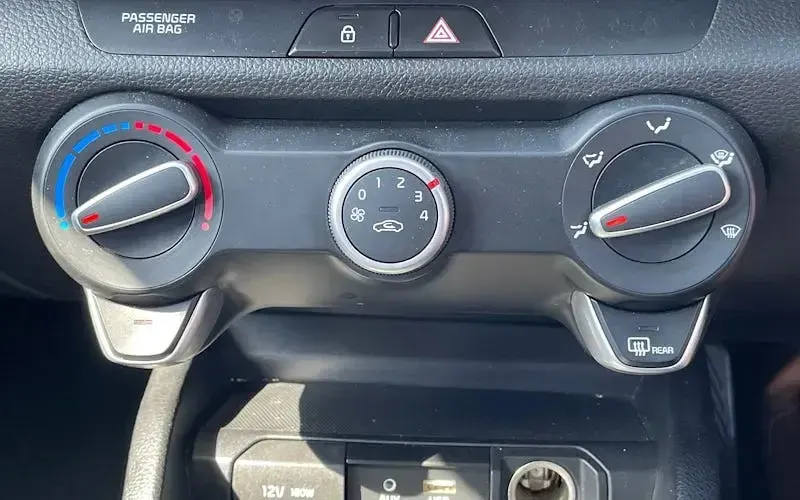 Used Kia Rio 84 HP (61 kW) 2019 Red Hatchback