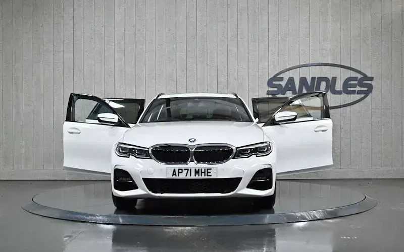 Used BMW 330e M Sport 292 HP (214 kW) 2022 White Estate