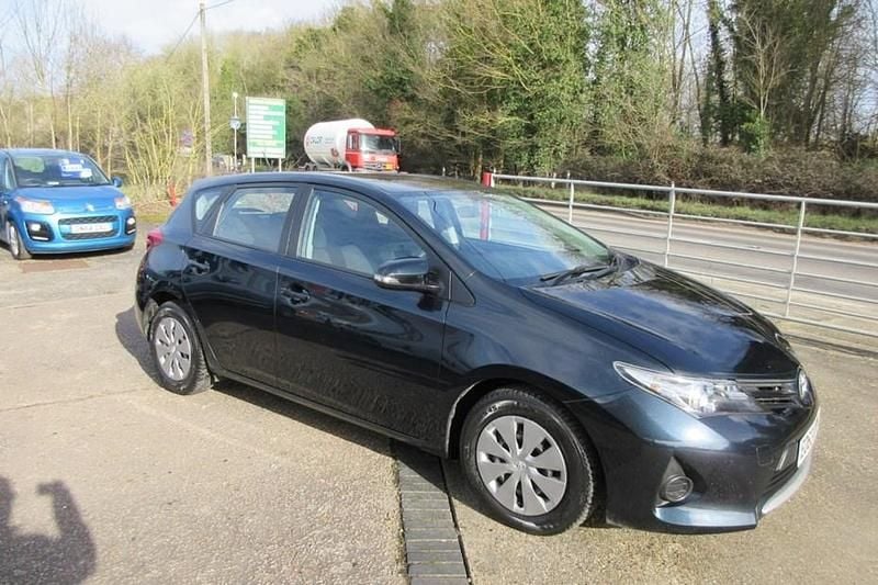 Used Toyota Auris Active 2013