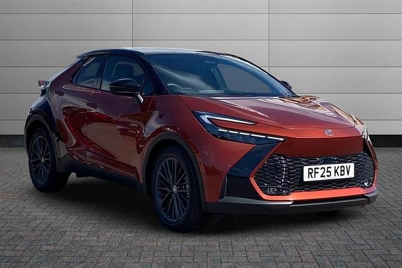Metal oxide with black roof New 2025 Toyota C-HR Edition SUV | £32,500 - Image 1/3