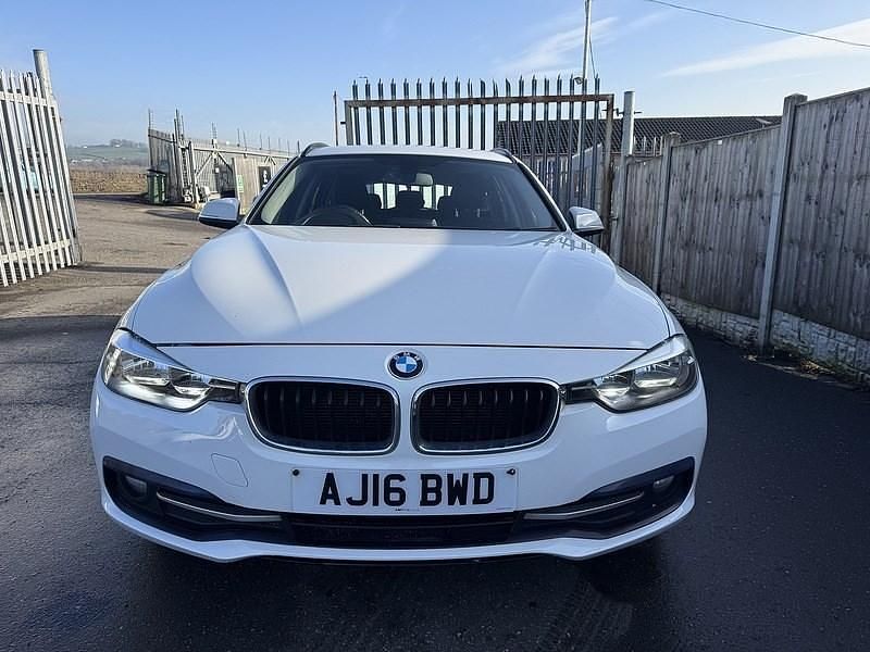 Used BMW 318 Sport Line 2016 Alpine white Estate