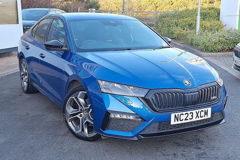 Used Skoda Octavia vRS 196 HP (144 kW) 2023 Race blue metallic Hatchback