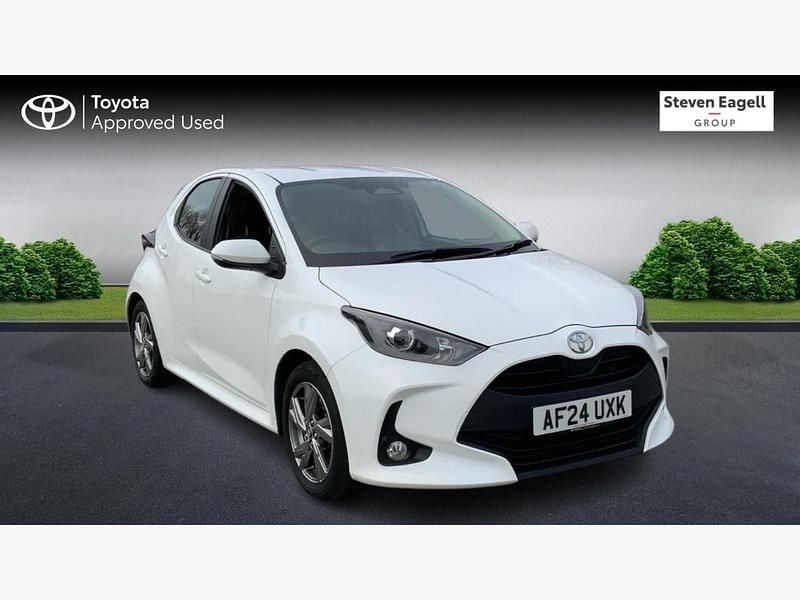 Used Toyota Yaris Hybrid 2024 White Hatchback