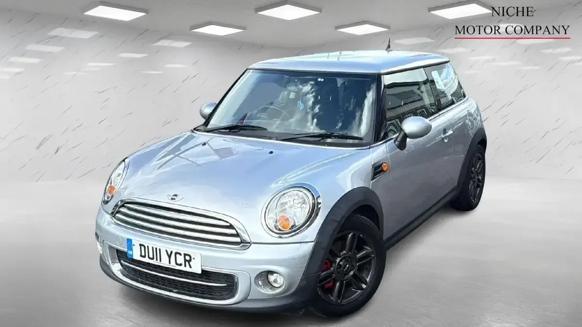 Usado Mini Cooper D Hatch 2011 Prateado Citadino