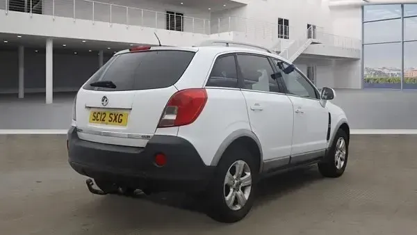 Used Vauxhall Antara 163 HP (119 kW) 2012 White SUV