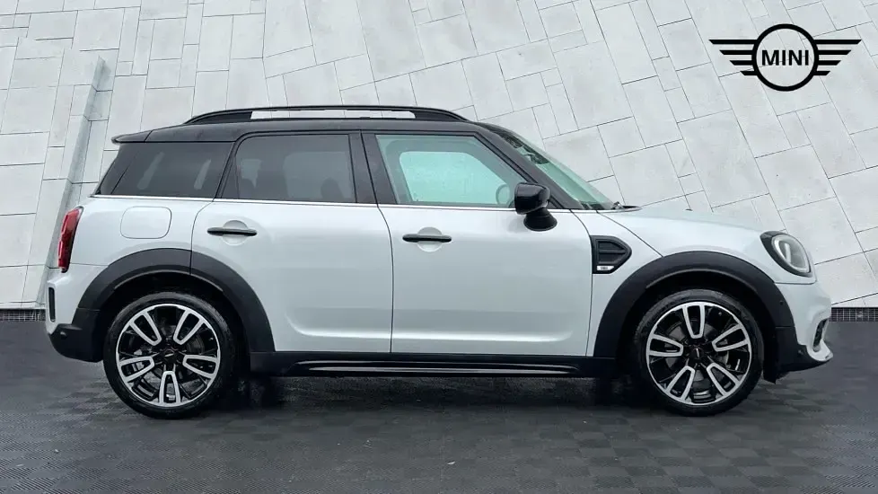 Used Mini Cooper Countryman Sport 134 HP (98 kW) 2022 Silver SUV