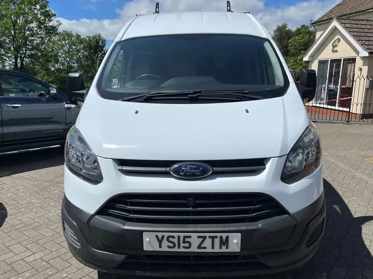Used Ford Transit Custom 100 HP (73 kW) 2015 White Van