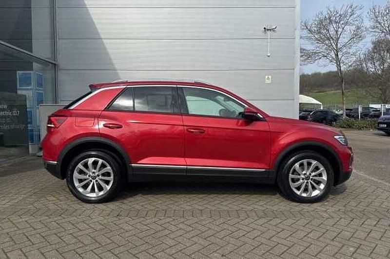 Used VW T-Roc Style 150 HP (110 kW) 2023 Red SUV