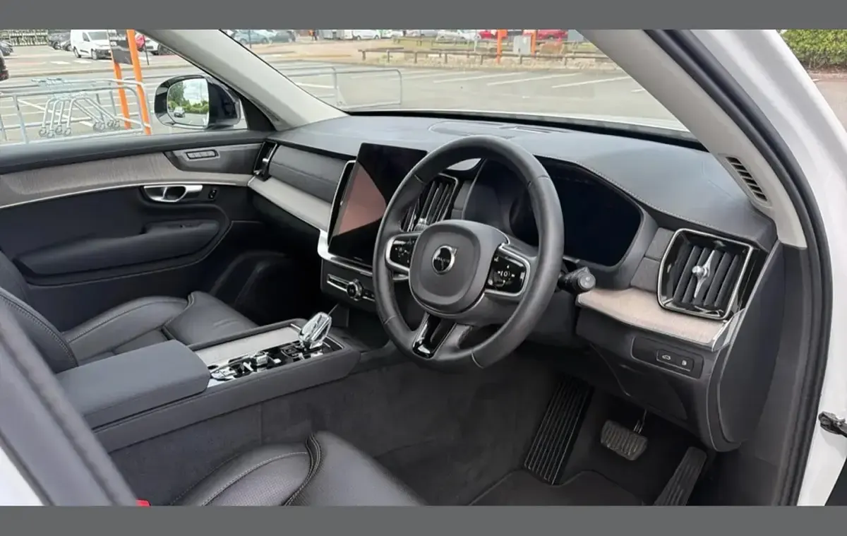Used Volvo XC90 Plus 455 HP (334 kW) 2025 White SUV