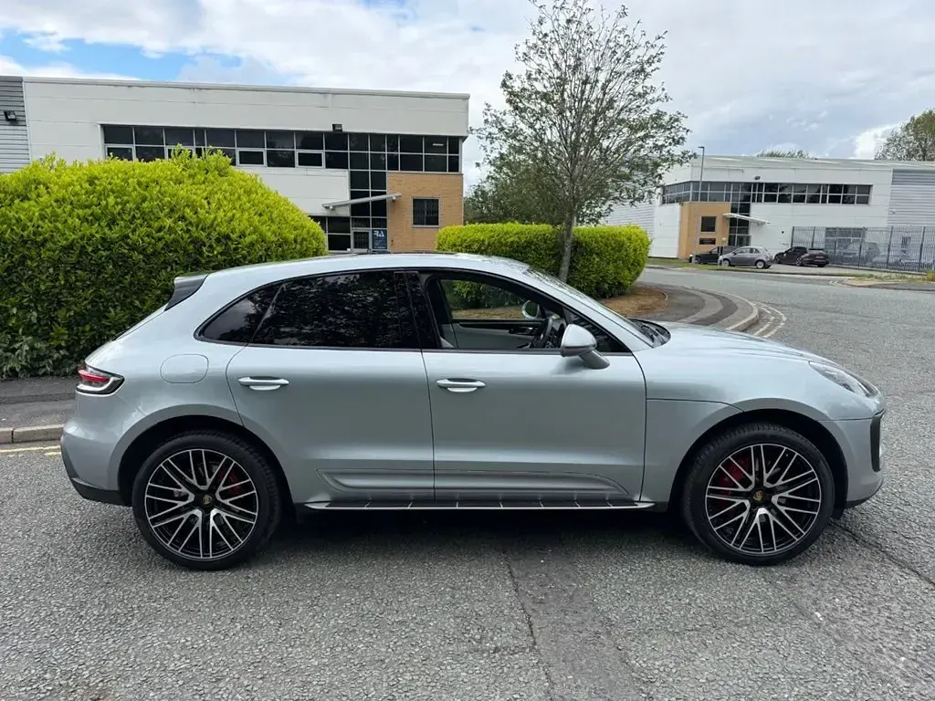 Used Porsche Macan 380 HP (279 kW) 2022 Silver SUV