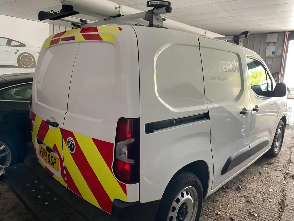 Używany Vauxhall Combo Edition 100 KM (73 kW) 2019 Biały Minivan