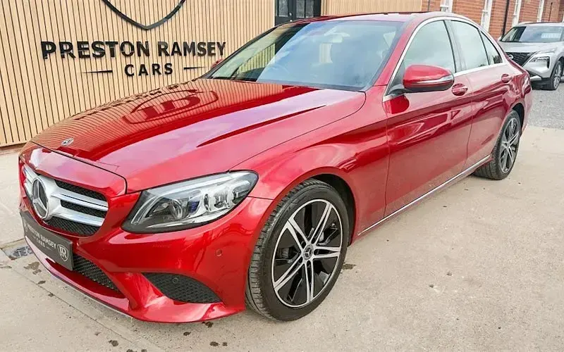Usado Mercedes C220 Sport Edition 194 HP (142 kW) 2019 Vermelho Sedan