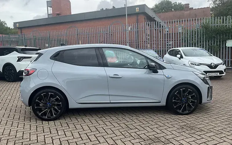Used Renault Clio Esprit Alpine 143 HP (105 kW) 2025 Hatchback