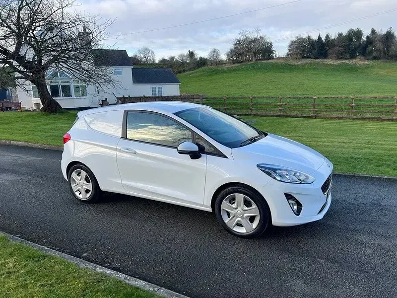 Used Ford Fiesta 85 HP (62 kW) 2020 White Hatchback