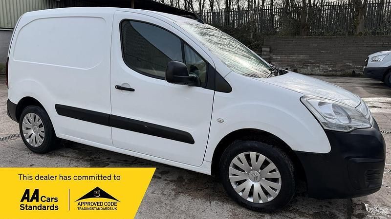 Used Citroën Berlingo 75 HP (55 kW) 2015 White MPV