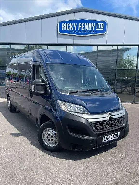 Begagnad Citroën Relay 140 HK (102 kW) 2020 Blå Van
