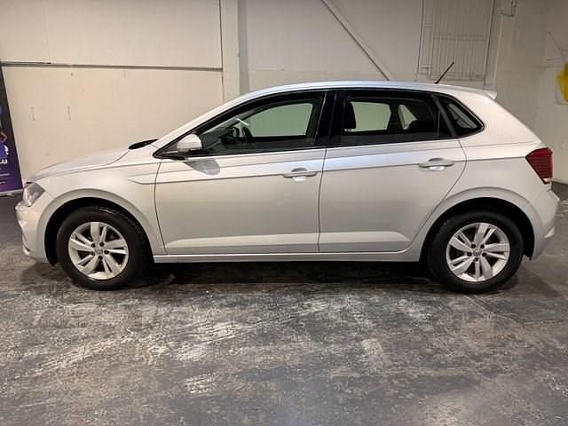 Used VW Polo SE 95 HP (69 kW) 2018 Silver Hatchback