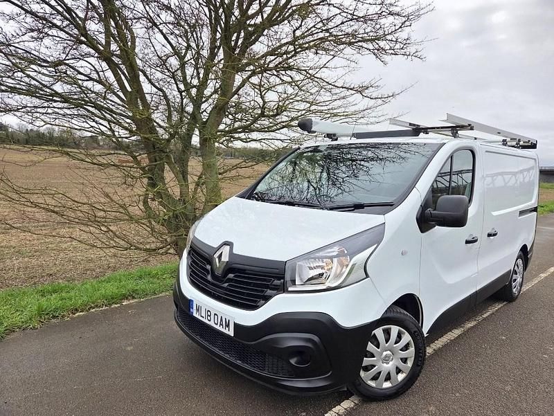 Begagnad Renault Trafic Business 2018 Vit Minibuss