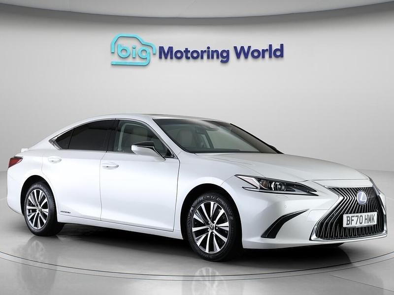White Used 2020 Lexus ES300H Sedan | £21,700 (Good price) - Image 1/4