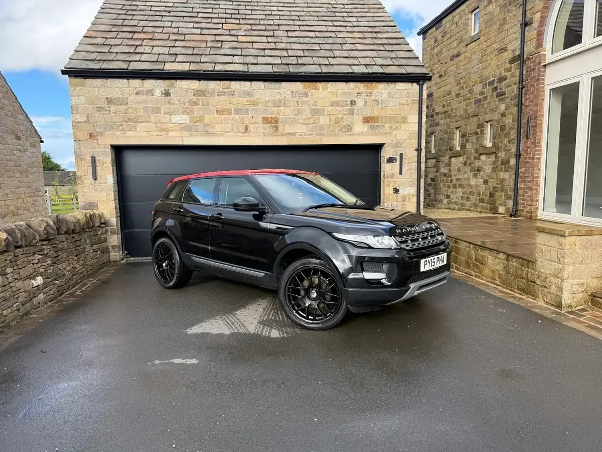 Used Land Rover Range Rover evoque Pure 150 HP (110 kW) 2015 Black Estate