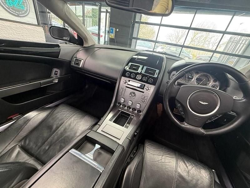 Usado Aston Martin DB9 450 CV (330 kW) 2008 Negro Descapotable