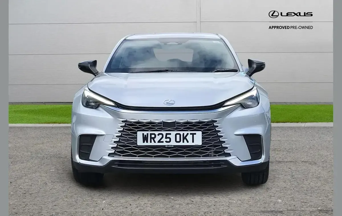 Used Lexus LBX 134 HP (98 kW) 2025 Silver SUV