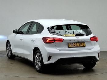 Used Ford Focus Titanium 125 HP (91 kW) 2023 White Hatchback
