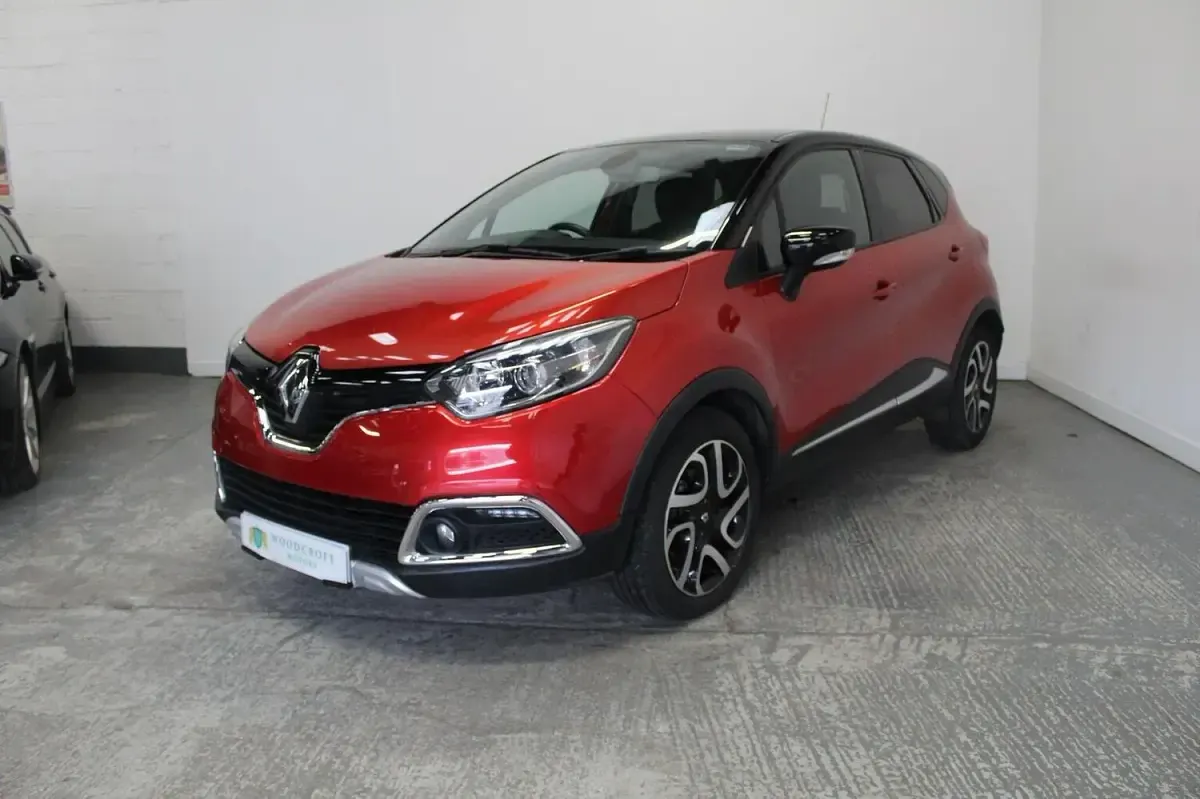Used Renault Captur Signature 120 HP (88 kW) 2015 Red SUV