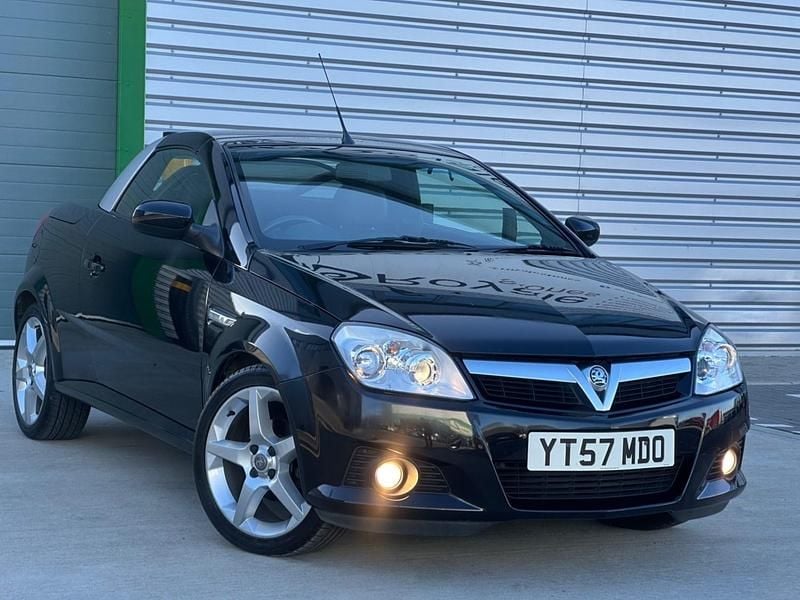 Second-hand Vauxhall Tigra 90 CP (66 kW) 2007 Negru Cabrio