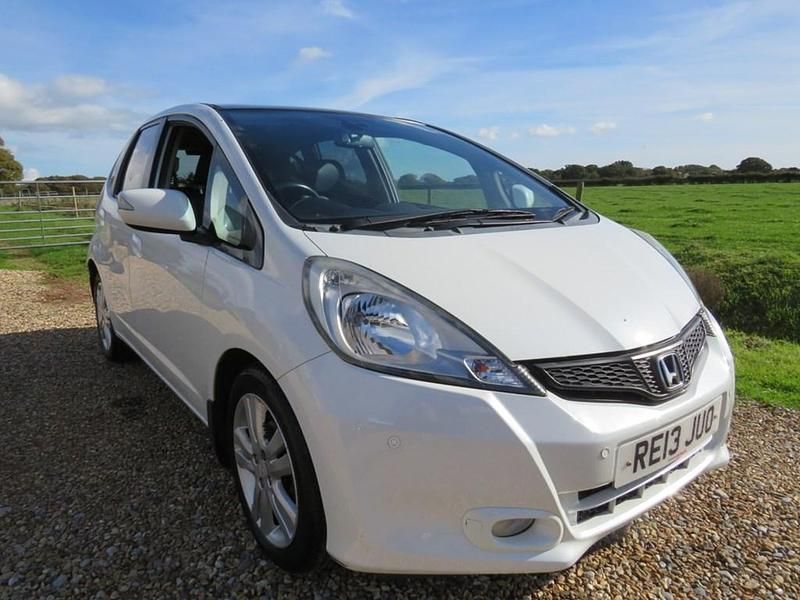 Used Honda Jazz EX-L 99 HP (72 kW) 2013 White Hatchback