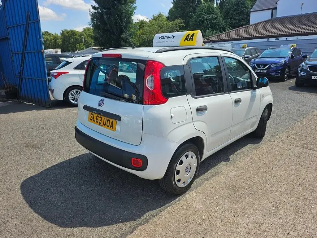 Used Fiat Panda Easy 85 HP (62 kW) 2014 White Hatchback