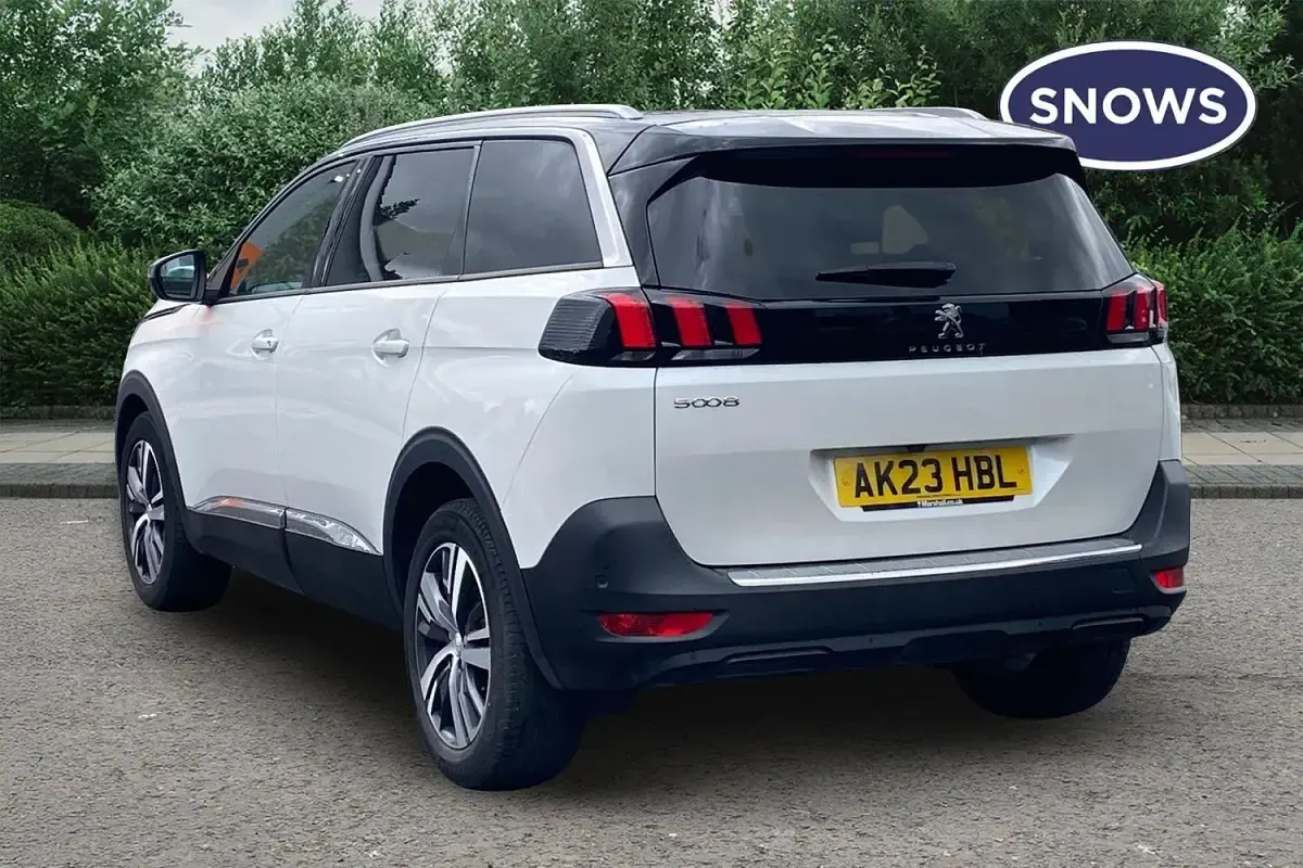 Used Peugeot 5008 Active+ 131 HP (96 kW) 2023 White SUV